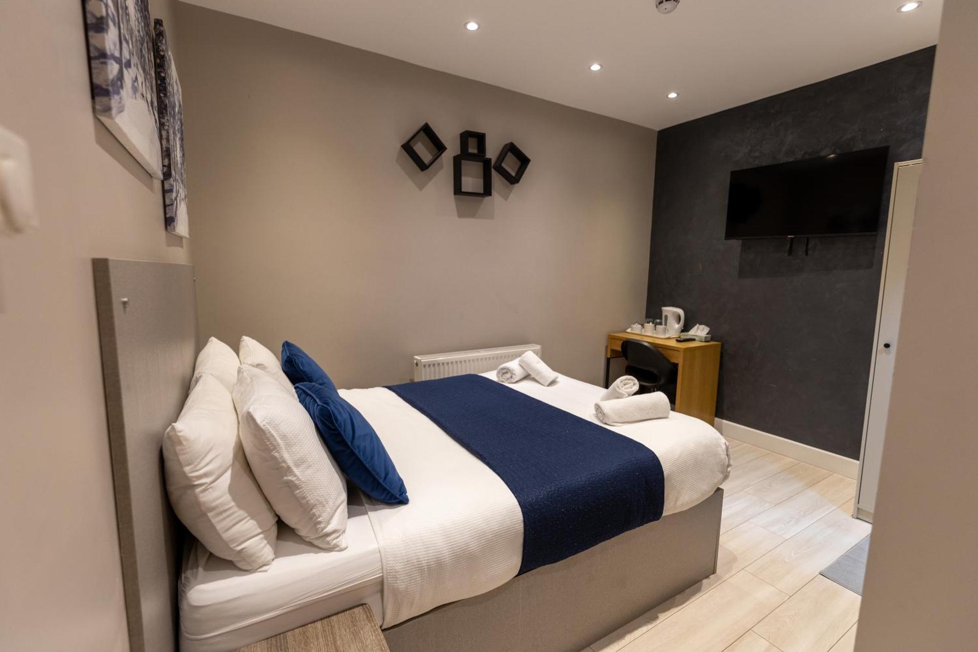 Paragraph Edmonton Palmers Green Exterior photo