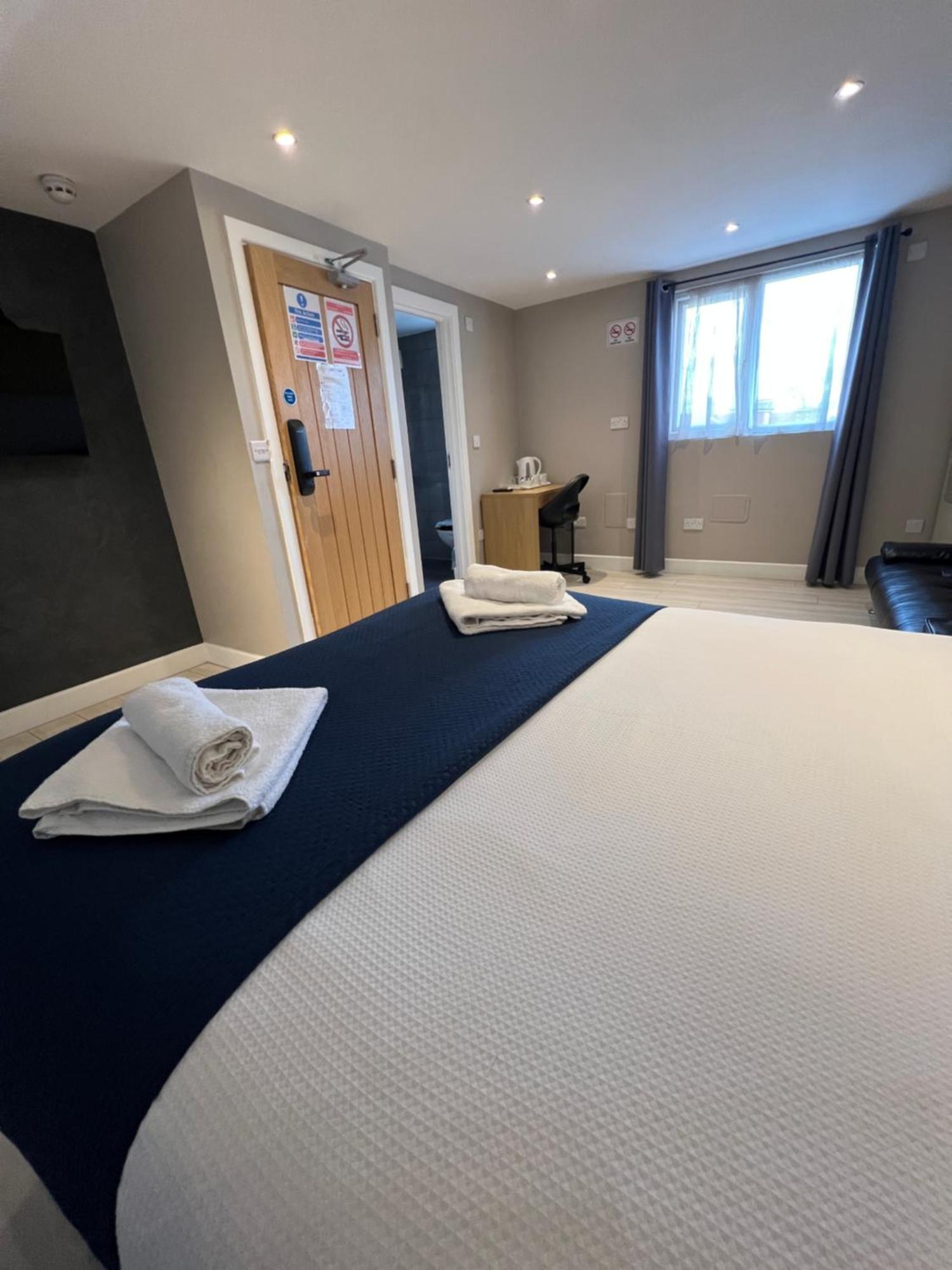 Paragraph Edmonton Palmers Green Exterior photo