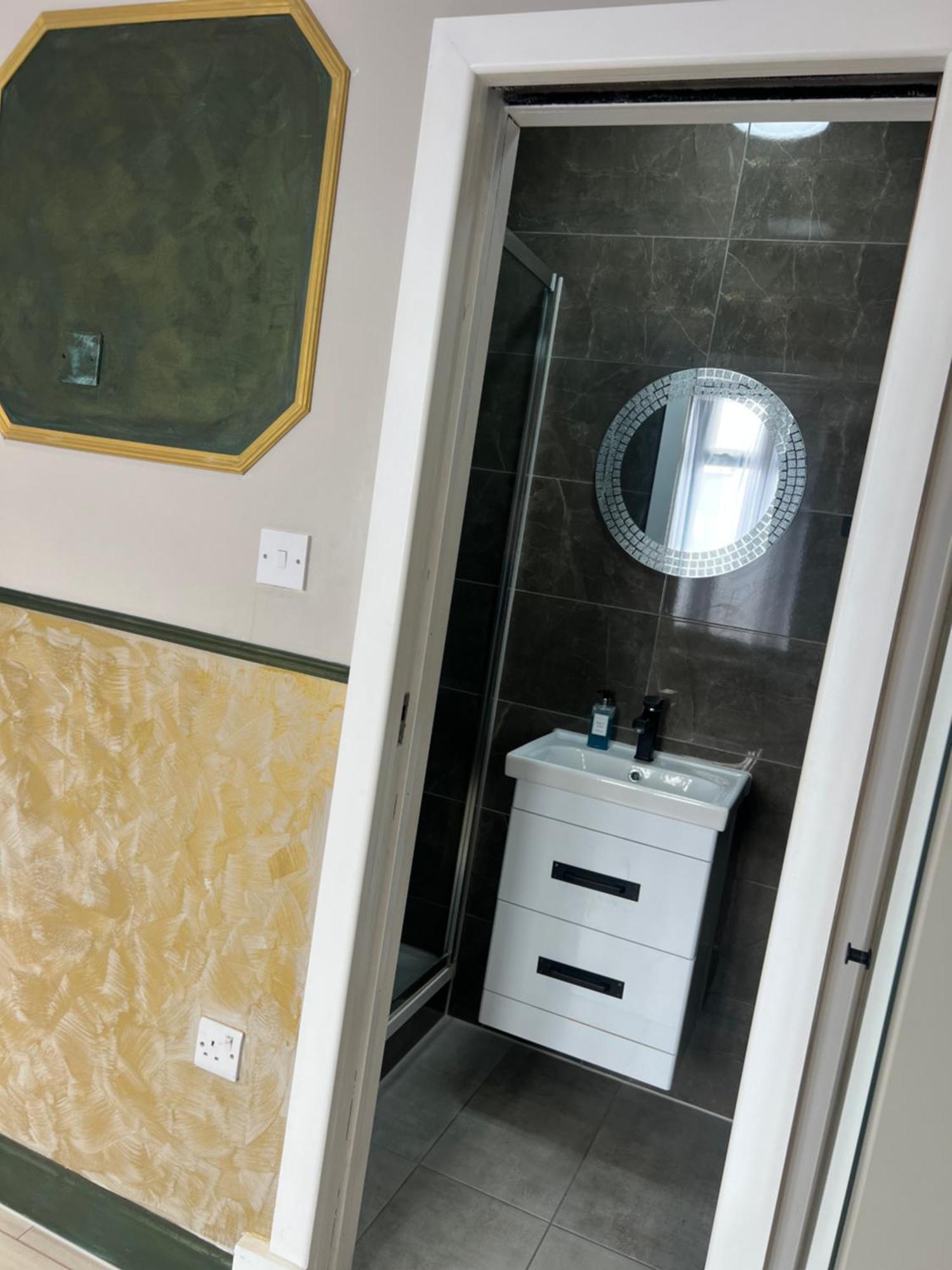 Paragraph Edmonton Palmers Green Exterior photo