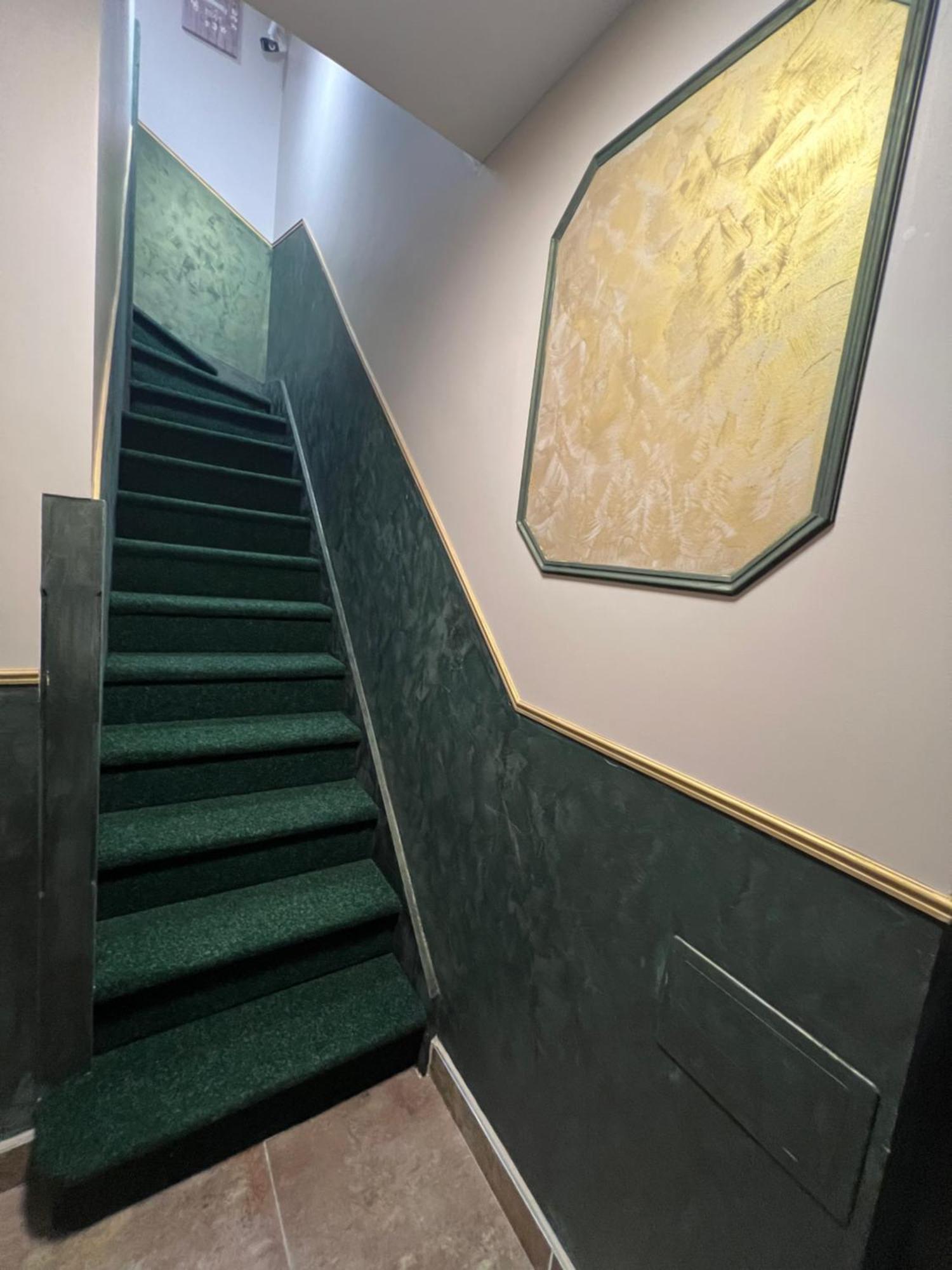 Paragraph Edmonton Palmers Green Exterior photo