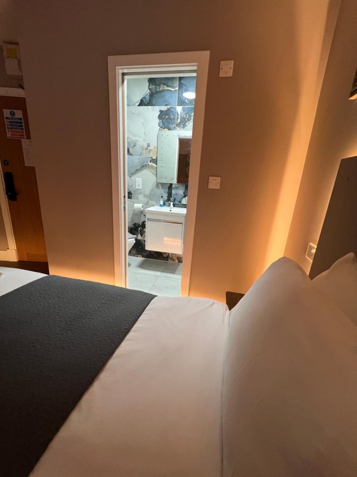 Paragraph Edmonton Palmers Green Exterior photo