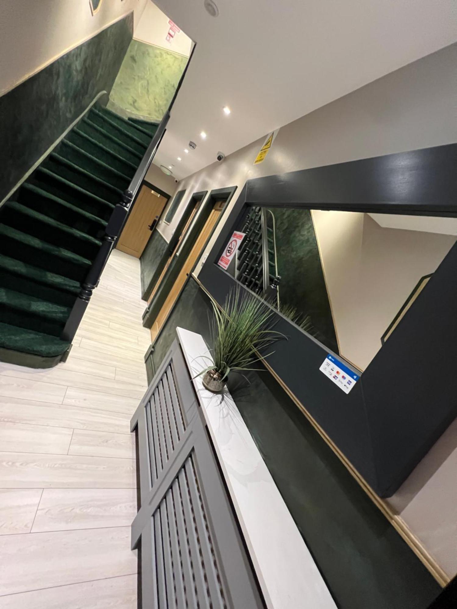 Paragraph Edmonton Palmers Green Exterior photo